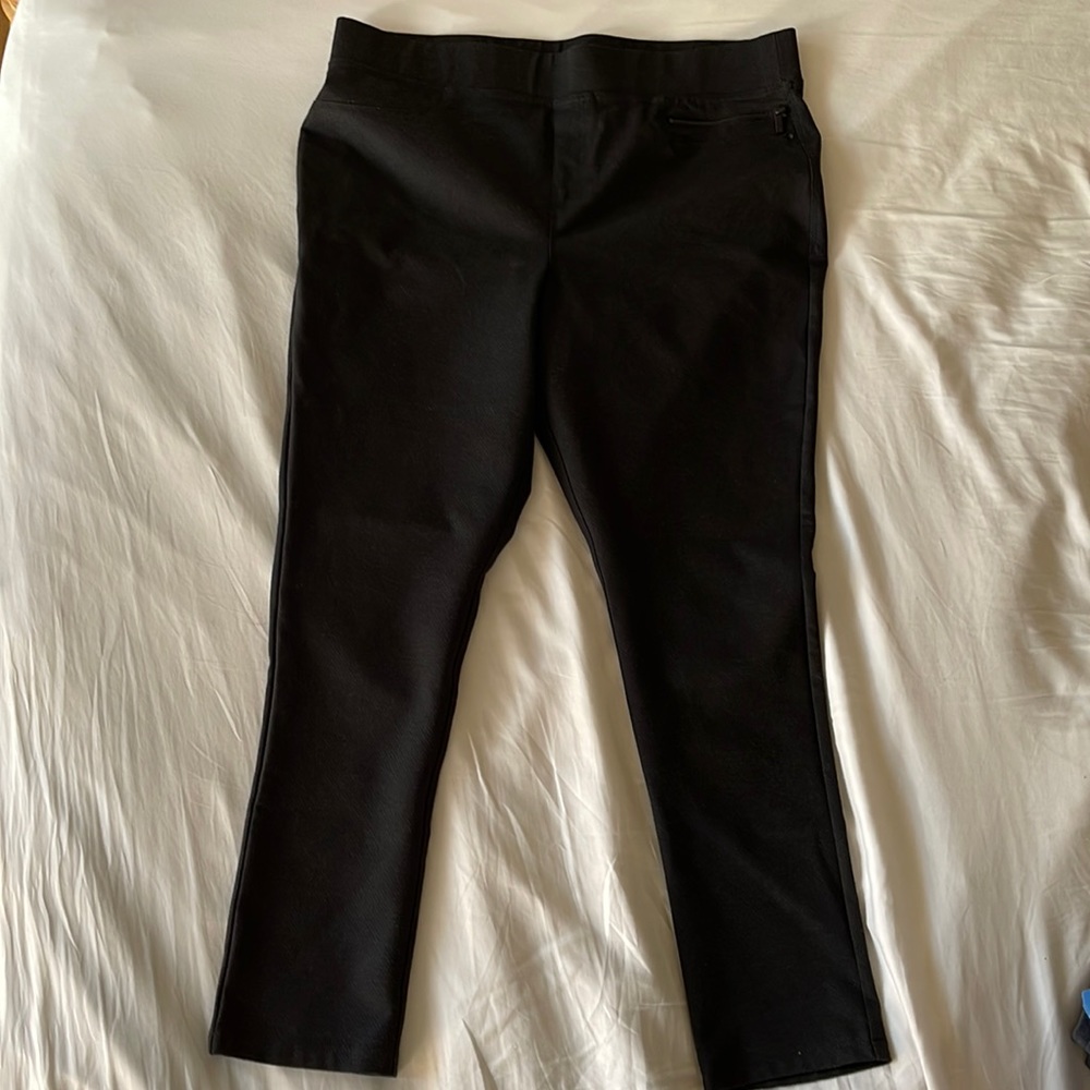 DKNY black stretchy pants with elastic waist band, like new